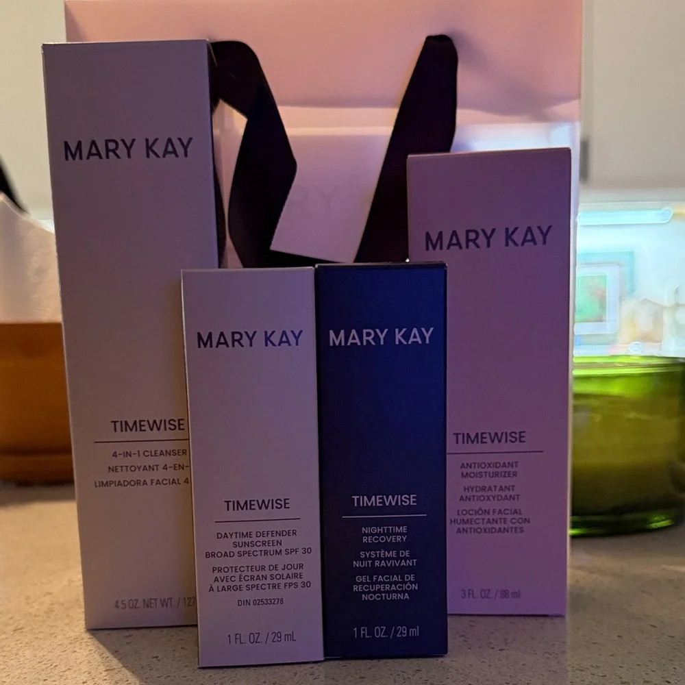 Mary Kay Timewise Miracle Set - Normal to Dry Skin - Picture 2 of 9